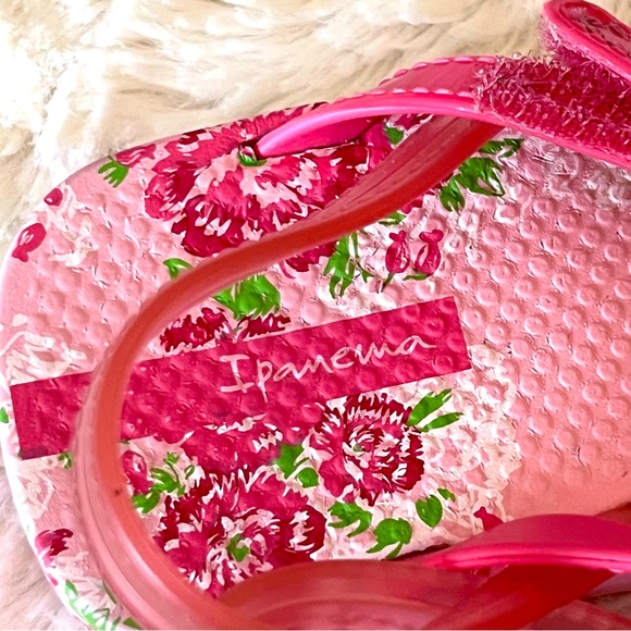 Baby Ipanema pink sandals size 7. - Picture 4 of 6